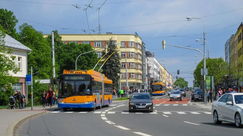Město Zlín, trolejbusy u Náměstí Míru